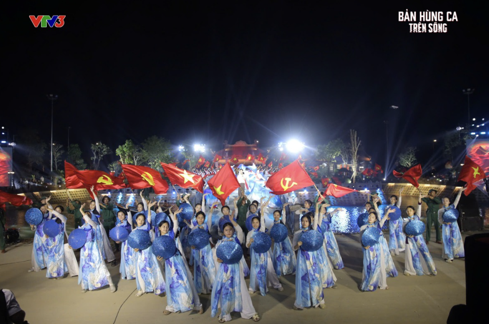 Bản h&ugrave;ng ca tr&ecirc;n s&ocirc;ng: T&aacute;i hiện k&yacute; ức kh&ocirc;ng qu&ecirc;n ở bến ph&agrave; Gianh - Ảnh 10.