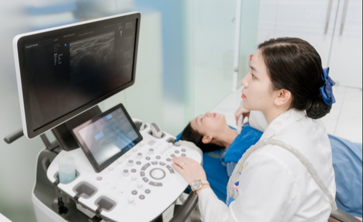 Cảnh giác ung thư tuyến giáp thể nhú: Nhiều người khỏe mạnh vẫn có thể mắc - Ảnh 2.
