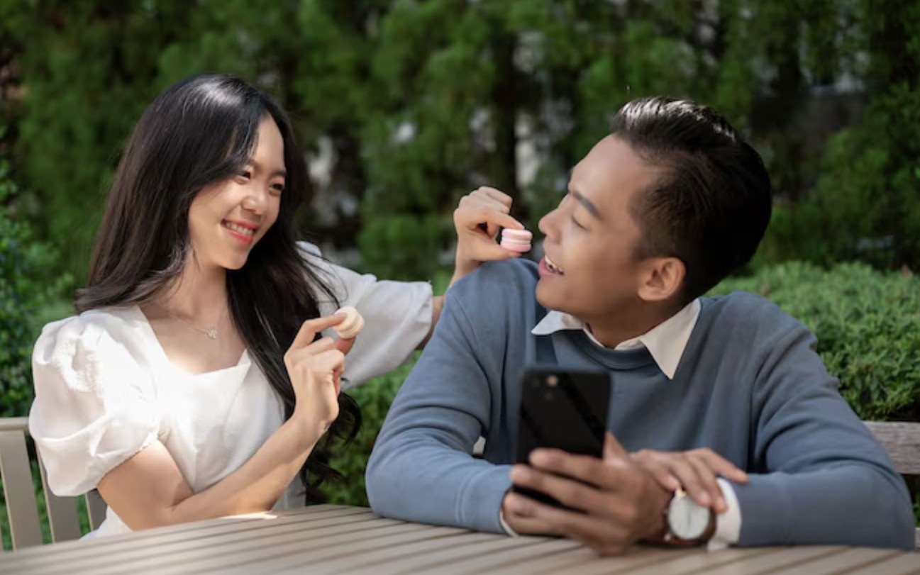 Trao trọn tr&aacute;i tim nhưng nhận về nỗi đau: 3 cung ho&agrave;ng đạo dễ bị "cắm sừng"