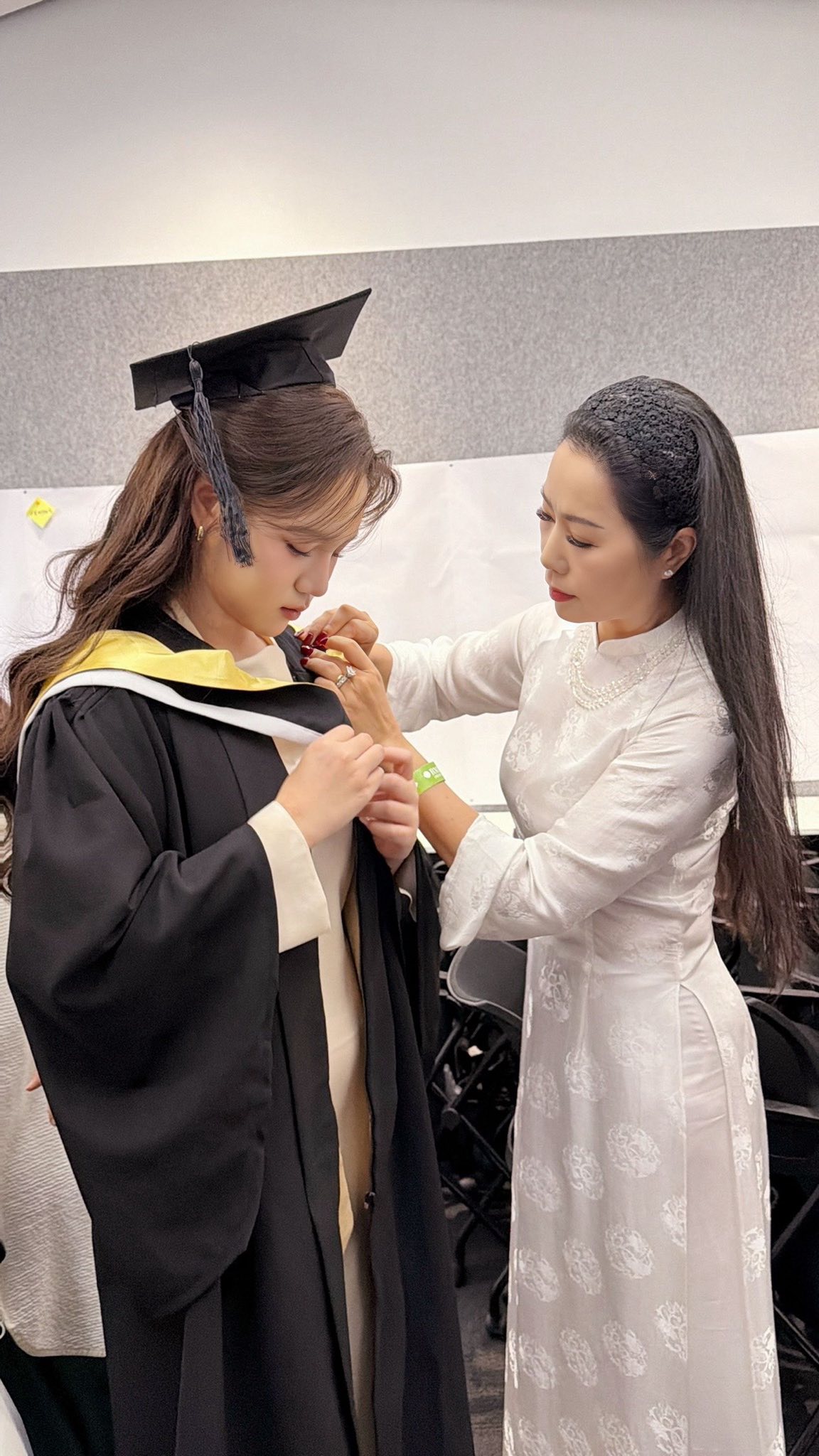 Con g&aacute;i NSND Trịnh Kim Chi tốt nghiệp lọai Giỏi ng&agrave;nh h&agrave;ng kh&ocirc;ng năm 2026 - Ảnh 5.