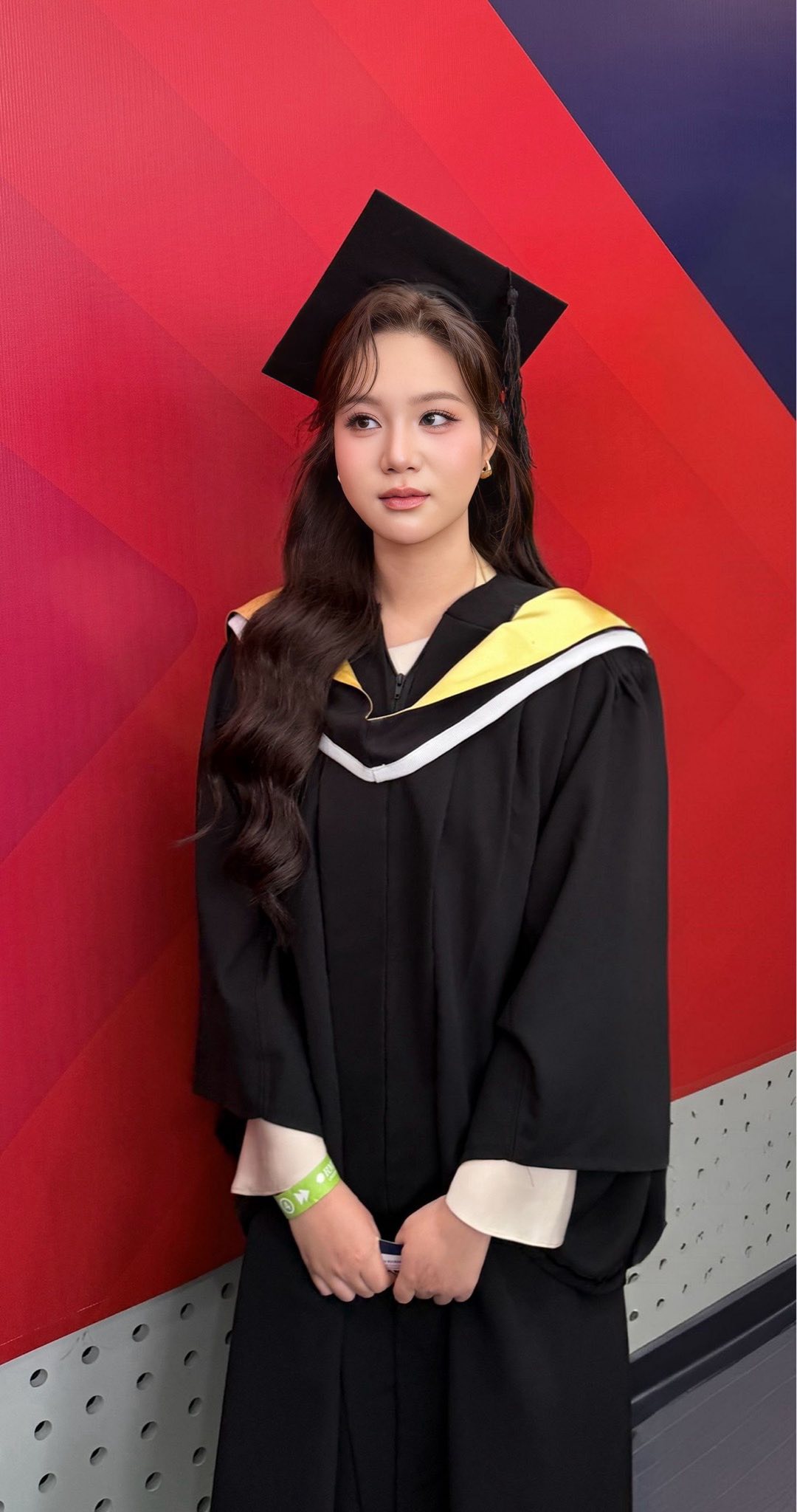 Con g&aacute;i NSND Trịnh Kim Chi tốt nghiệp lọai Giỏi ng&agrave;nh h&agrave;ng kh&ocirc;ng năm 2026 - Ảnh 7.