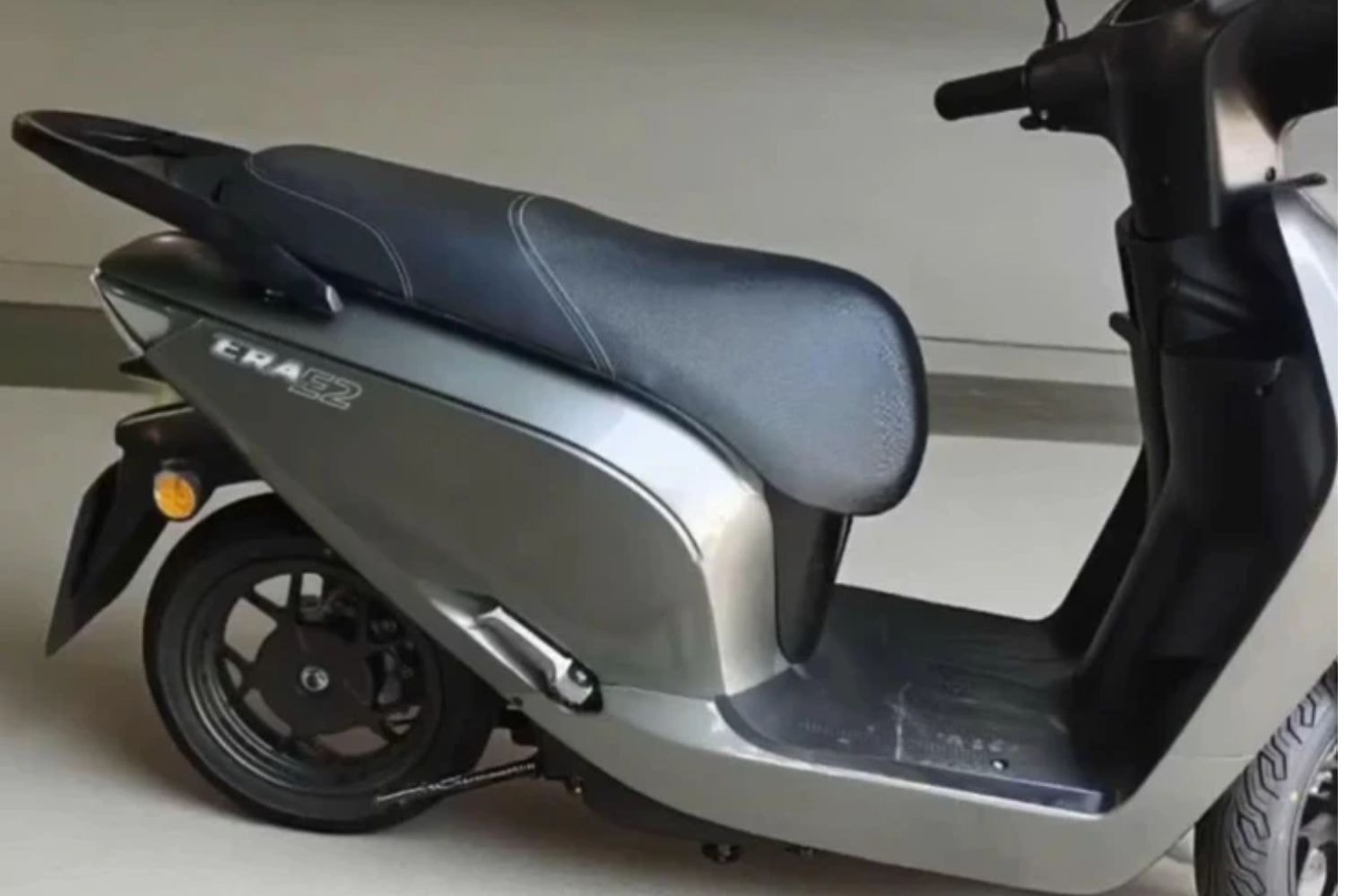 Xe m&aacute;y điện gi&aacute; chỉ 35 triệu đồng tại Việt Nam: Th&iacute;ch hợp cho chị em văn ph&ograve;ng - Ảnh 2.