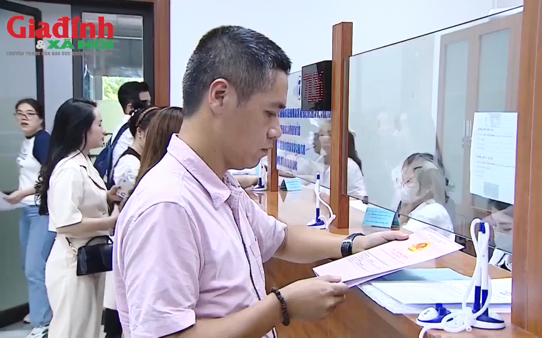 Phạt đến 100 triệu đồng khi mua b&aacute;n đất kh&ocirc;ng c&oacute; sổ đỏ