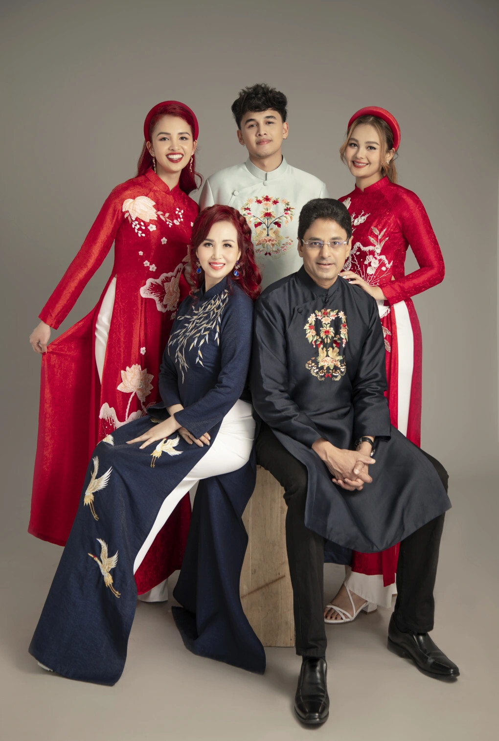 N&agrave;ng hậu d&ograve;ng d&otilde;i 'tr&acirc;m anh thế phiệt', giữ kỷ lục th&ocirc;ng thạo 5 ngoại ngữ - Ảnh 4.