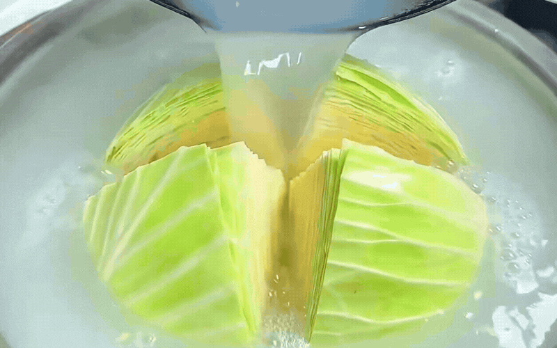 Giải ngấy m&acirc;m cơm ng&agrave;y n&oacute;ng với m&oacute;n bắp cải ng&acirc;m chua cay: Chỉ để qua đ&ecirc;m l&agrave; c&oacute; ngay cực phẩm - Ảnh 2.