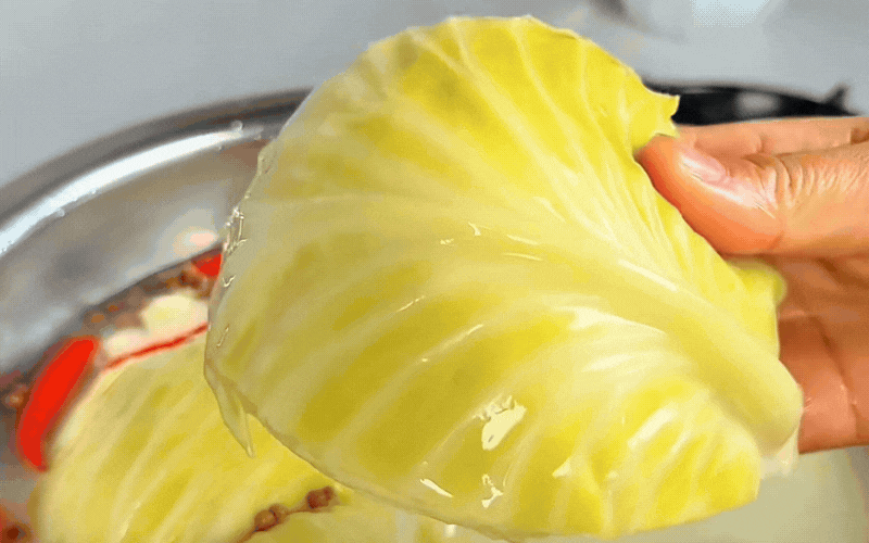 Giải ngấy m&acirc;m cơm ng&agrave;y n&oacute;ng với m&oacute;n bắp cải ng&acirc;m chua cay: Chỉ để qua đ&ecirc;m l&agrave; c&oacute; ngay cực phẩm - Ảnh 6.