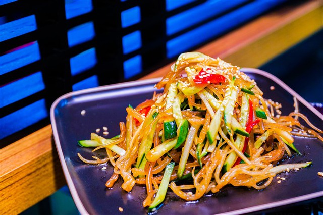 Kh&ocirc;ng cần cao lương mỹ vị, 3 m&oacute;n nộm đơn giản n&agrave;y mới l&agrave; 'vua' b&agrave;n ăn ng&agrave;y nắng n&oacute;ng - Ảnh 4.