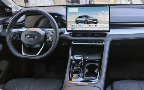Sedan Hybrid Hạng Sang Giá 410 Triệu Đồng: Thiết Kế Lộng Lẫy, Tiết Kiệm Xang, Trang Bị Sánh Ngang Toyota Camry