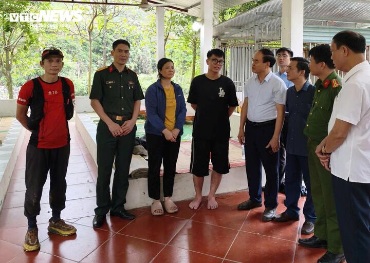 Từ ảnh gửi bạn g&aacute;i, lực lượng qu&acirc;n đội 'cắt lớp' t&igrave;m vị tr&iacute; nam sinh mất t&iacute;ch ở Tam Đảo - Ảnh 2.