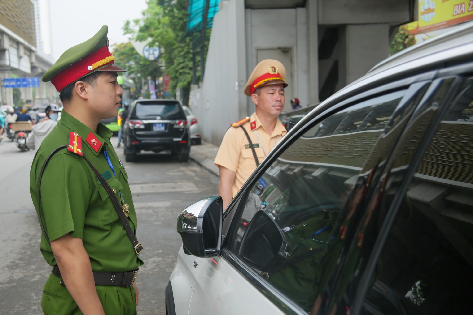 Tin s&aacute;ng 23/4: CSGT H&agrave; Nội sử dụng thiết bị đặc biệt để xử l&yacute; vi phạm giao th&ocirc;ng; Đi l&agrave;m ng&agrave;y Giỗ Tổ H&ugrave;ng Vương c&oacute; thể được nhận gần 500% lương