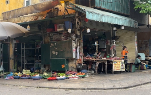 Chợ truyền thống vắng khách trước làn sóng thương mại điện tử