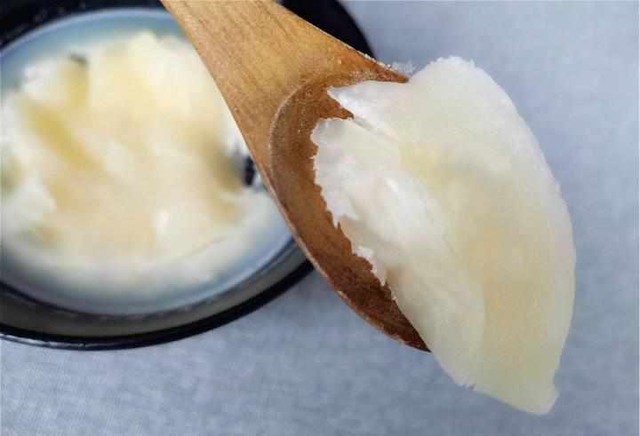 Thắng mỡ lợn, tuyệt đối đừng chỉ cho muối! Th&ecirc;m 3 thứ n&agrave;y mỡ sẽ trắng phau, thơm phức, để cả năm kh&ocirc;ng hỏng - Ảnh 6.