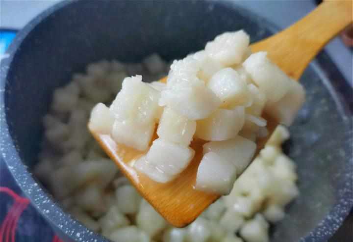 Thắng mỡ lợn, tuyệt đối đừng chỉ cho muối! Th&ecirc;m 3 thứ n&agrave;y mỡ sẽ trắng phau, thơm phức, để cả năm kh&ocirc;ng hỏng - Ảnh 5.