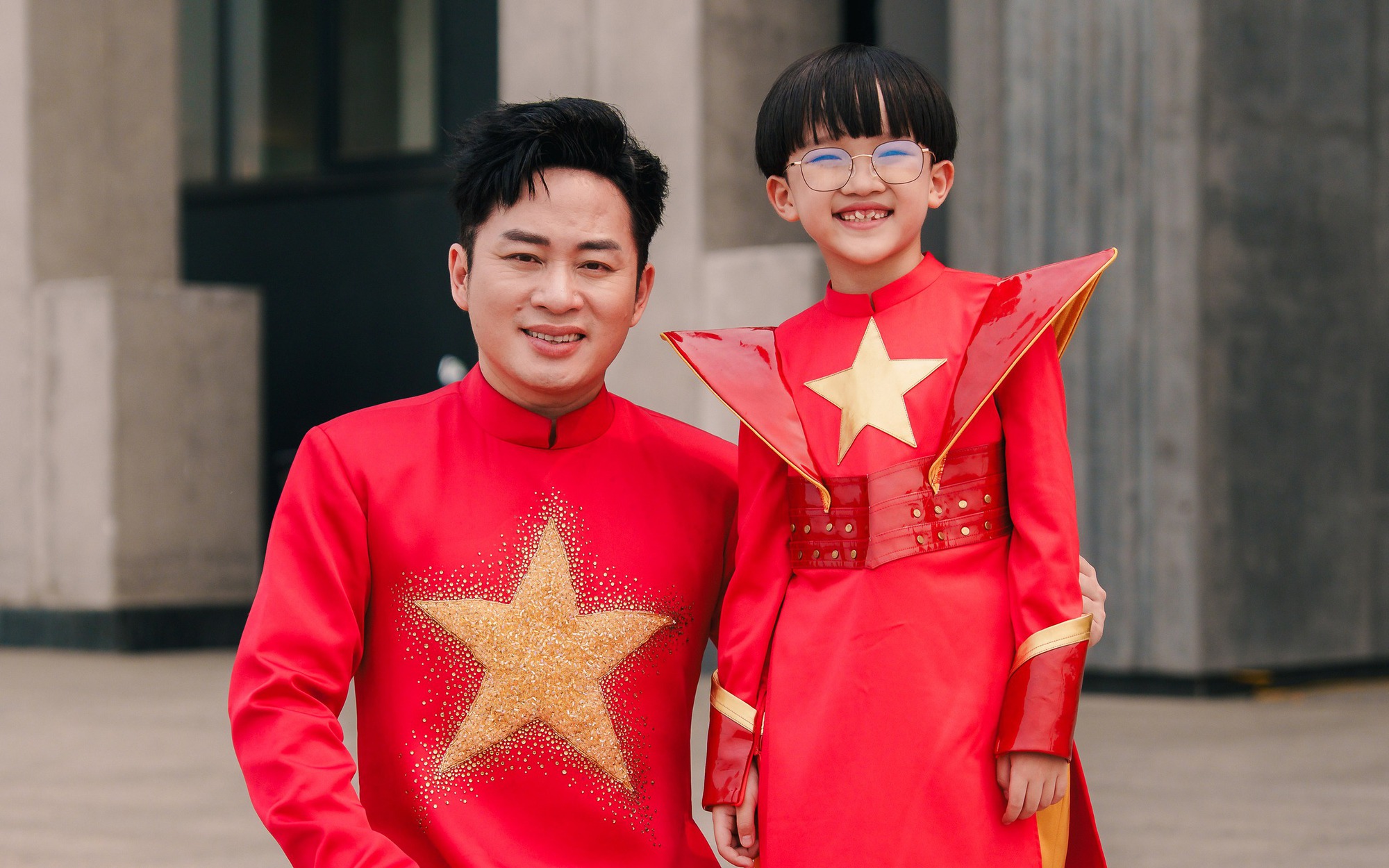 Rapper nhí 9 tuổi tự tin hòa giọng cùng divo Tùng Dương trong MV "Có Bác trong tim"