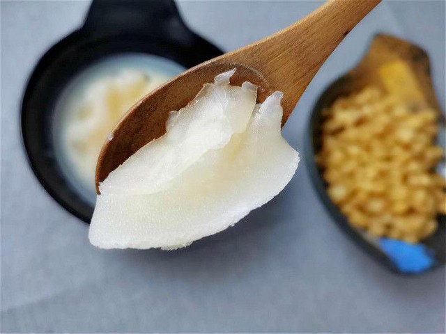 Thắng mỡ lợn, tuyệt đối đừng chỉ cho muối! Th&ecirc;m 3 thứ n&agrave;y mỡ sẽ trắng phau, thơm phức, để cả năm kh&ocirc;ng hỏng - Ảnh 1.