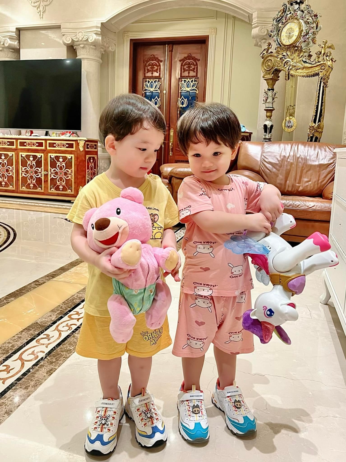 Hoa hậu Đỗ Mỹ Linh sống vi&ecirc;n m&atilde;n tại biệt thự 6 tầng ở H&agrave; Nội - Ảnh 7.
