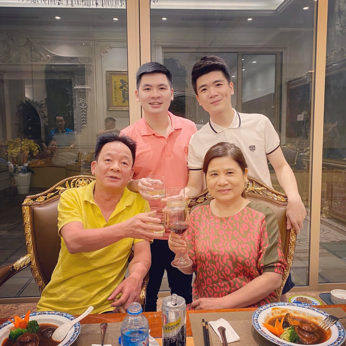 Hoa hậu Đỗ Mỹ Linh sống vi&ecirc;n m&atilde;n tại biệt thự 6 tầng ở H&agrave; Nội - Ảnh 9.