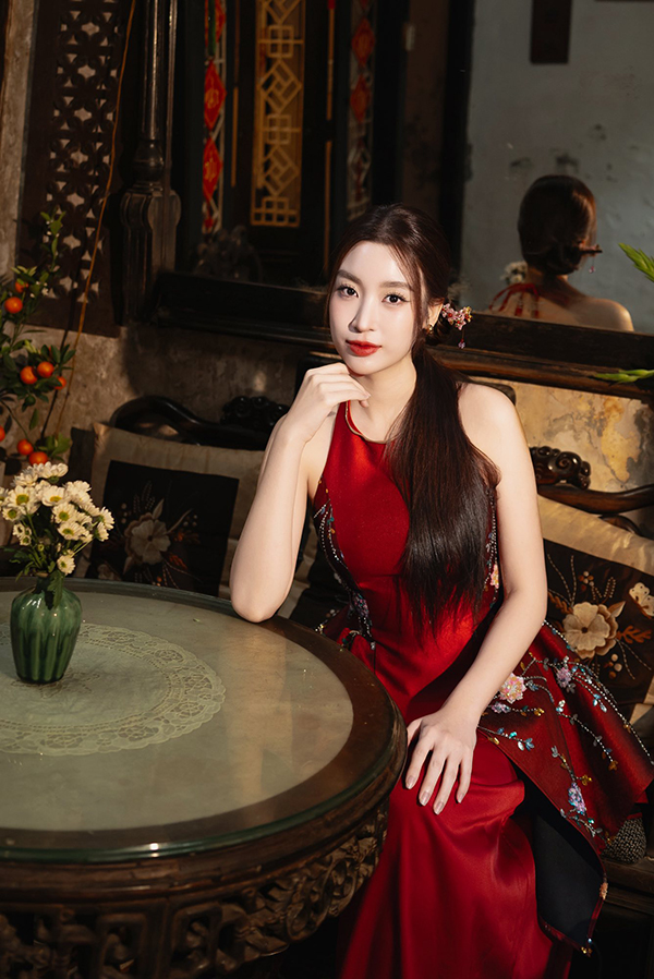 H&igrave;nh ảnh v&agrave; động th&aacute;i của Hoa hậu Đỗ Mỹ Linh trước khi xuất hiện tin đồn mang thai sắp sinh - Ảnh 3.