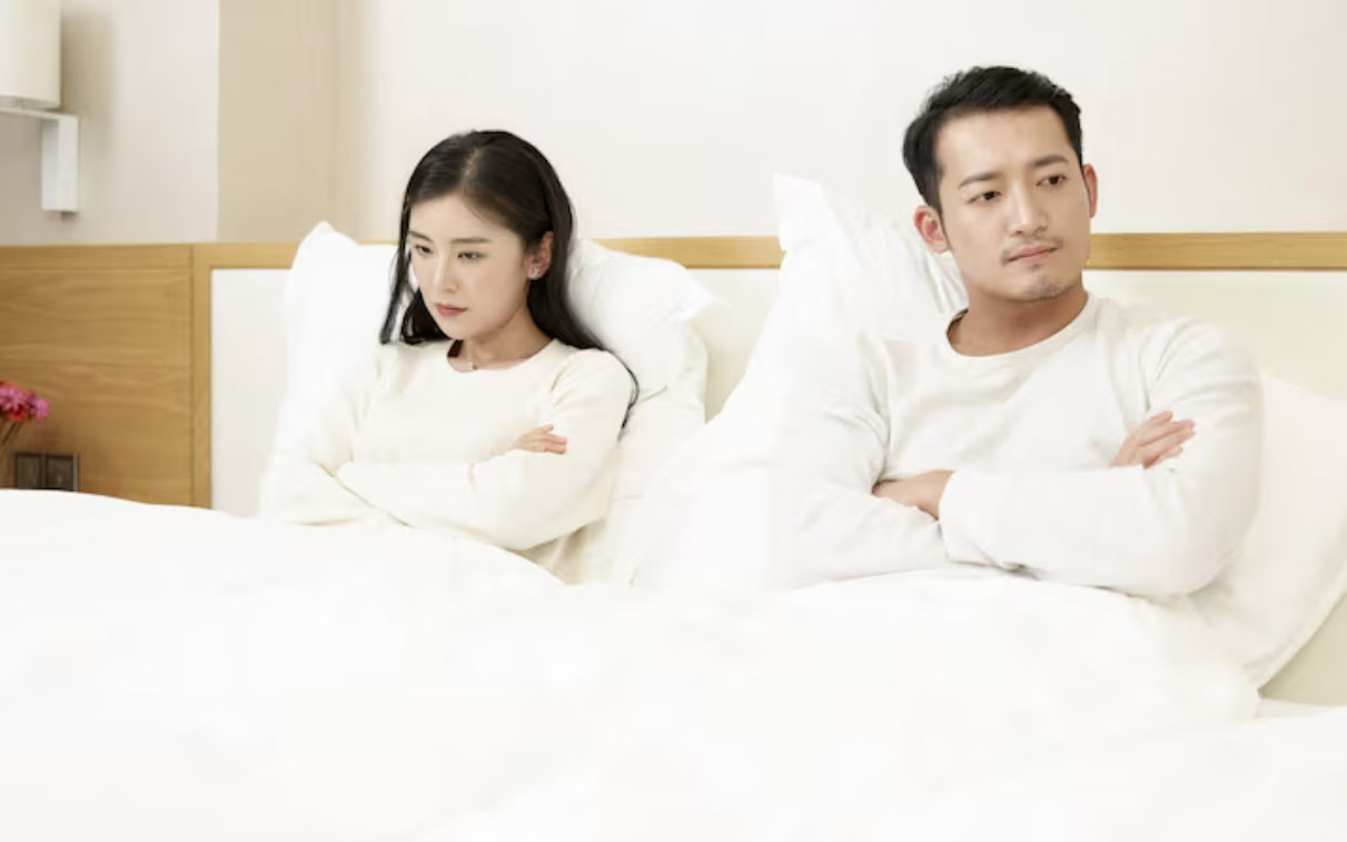 Vợ "vinh danh" bạn th&acirc;n giữa khu chung cư v&igrave; đ&atilde; ngoại t&igrave;nh với chồng m&igrave;nh suốt 5 năm