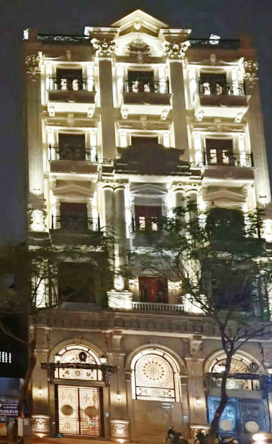 Hoa hậu Đỗ Mỹ Linh sống vi&ecirc;n m&atilde;n tại biệt thự 6 tầng ở H&agrave; Nội - Ảnh 4.