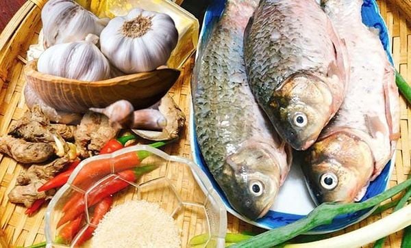 Những thực phẩm nếu kết hợp sai c&aacute;ch với tỏi c&oacute; thể g&acirc;y ra c&aacute;c phản ứng ti&ecirc;u cực cho cơ thể - Ảnh 1.