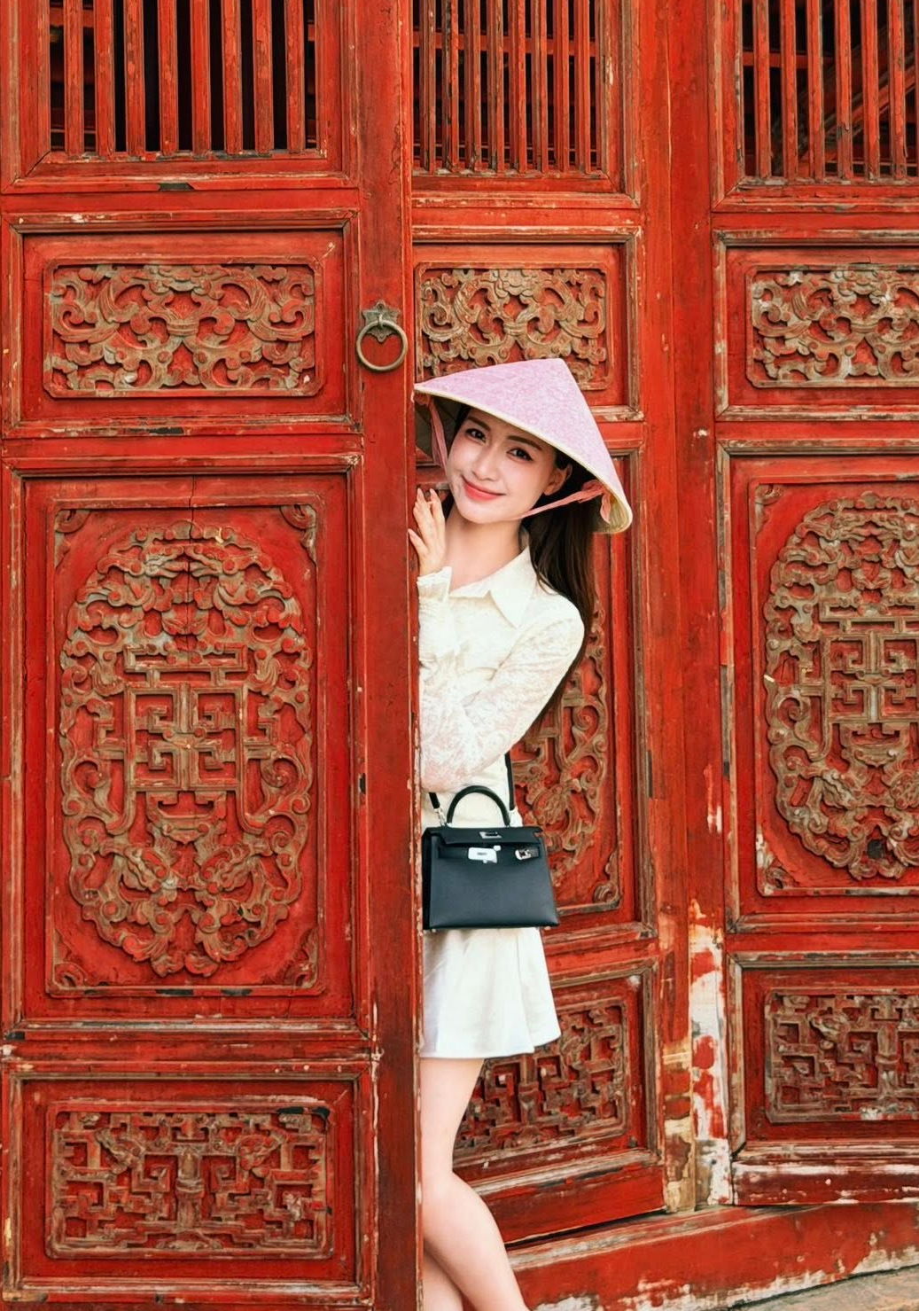 H&ograve;a Minzy g&acirc;y ấn tượng với n&oacute;n l&aacute; v&agrave; t&uacute;i Hermes gần 1 tỷ đồng - Ảnh 2.