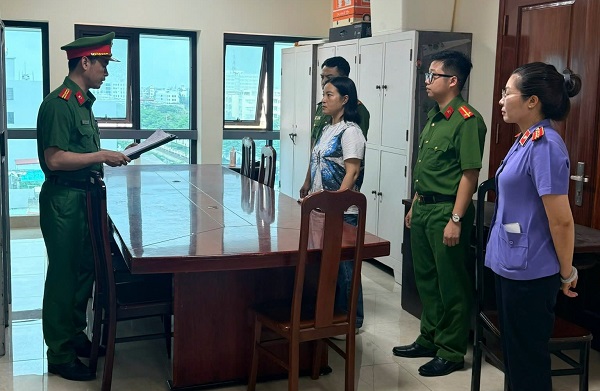 Khởi tố bị can đối với Phạm Thị Như Quỳnh SN 1984 về tội chiếm đoạt hơn 42 tỷ đồng - Ảnh 1.