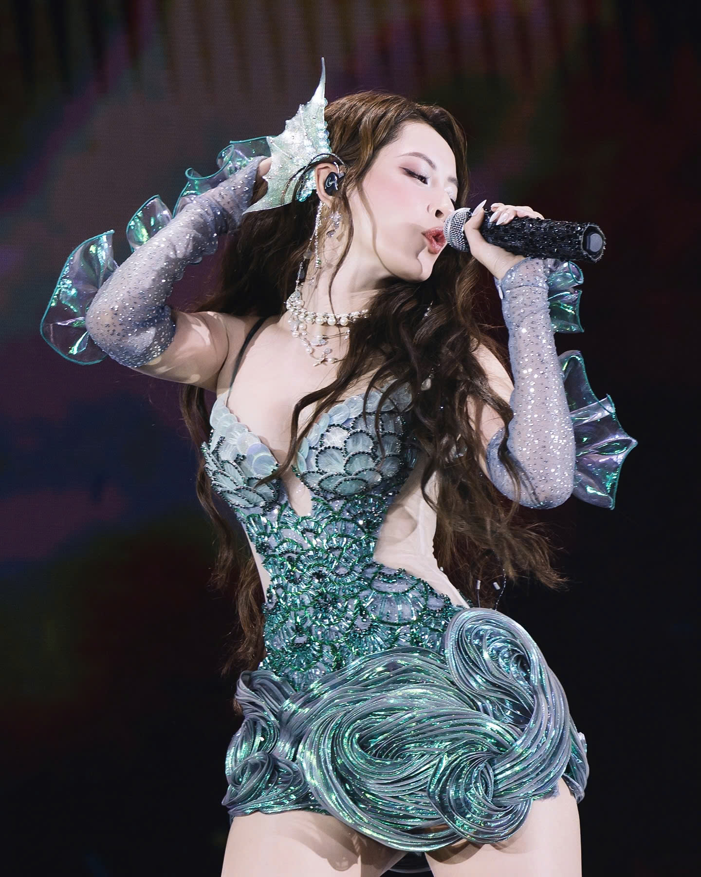 Chipu chỉ 'nhỉnh' 1m6 c&oacute; thể c&acirc;n được mọi loại trang phục nhờ c&aacute;ch  - Ảnh 3.