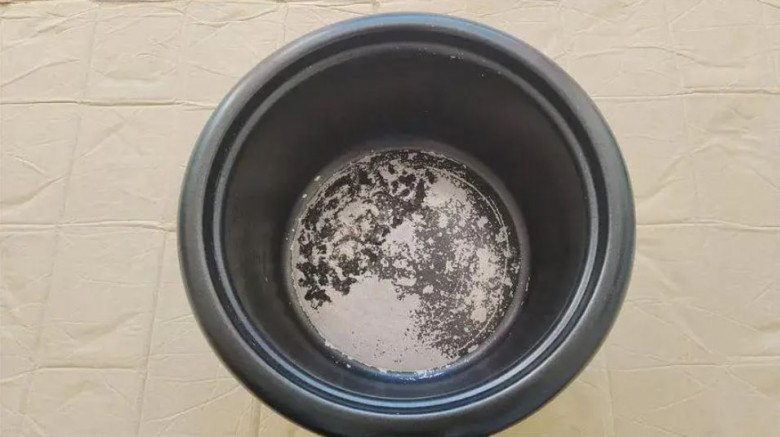 Cảnh b&aacute;o đặc biệt với người d&ugrave;ng nồi cơm điện: 2 th&oacute;i quen &acirc;m thầm &ldquo;nu&ocirc;i&rdquo; bệnh tật, nhiều người vẫn l&agrave;m mỗi ng&agrave;y - Ảnh 1.