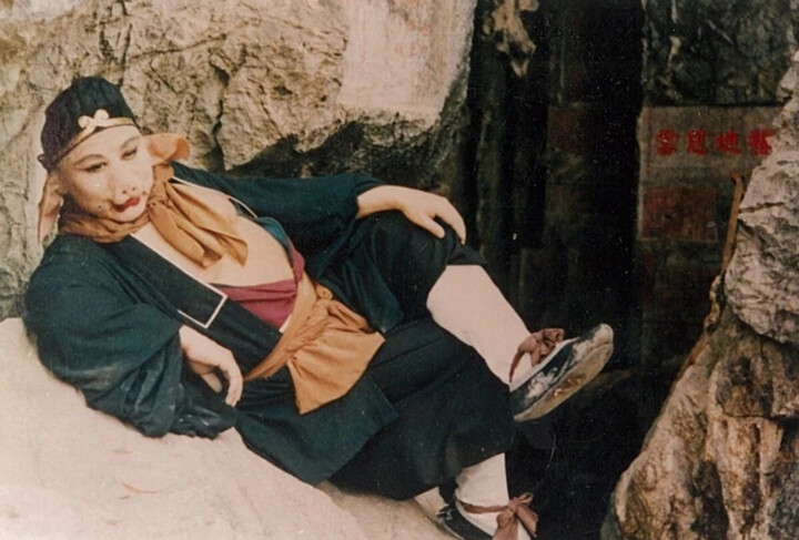 'Trư B&aacute;t Giới' M&atilde; Đức Hoa: Viết 300 thư tay, tặng vợ nhẫn kim cương ở s&acirc;n bay - Ảnh 1.