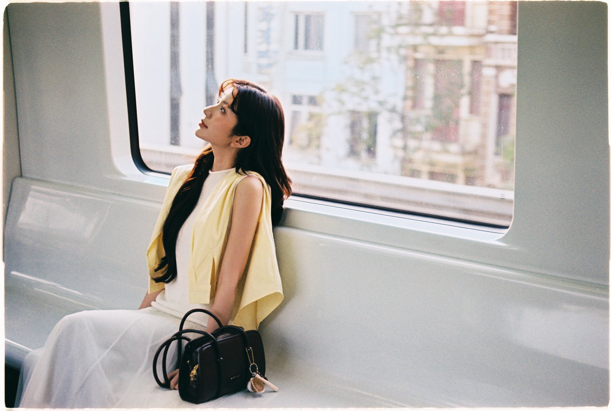 Ngọc Huyền: Phong c&aacute;ch thời trang hiện đại của ch&aacute;u d&acirc;u Ch&iacute; Trung Năm 2023 - Ảnh 9.