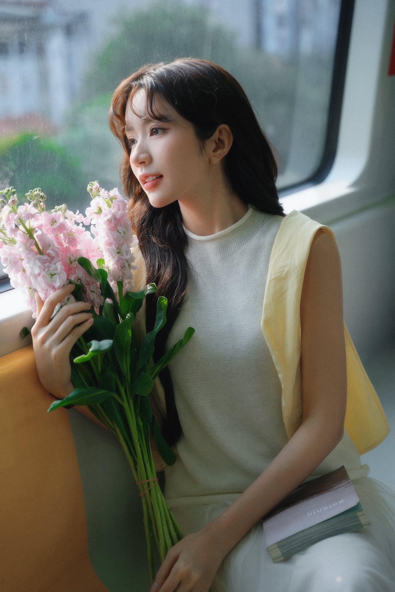 Ngọc Huyền: Phong c&aacute;ch thời trang hiện đại của ch&aacute;u d&acirc;u Ch&iacute; Trung Năm 2023 - Ảnh 8.