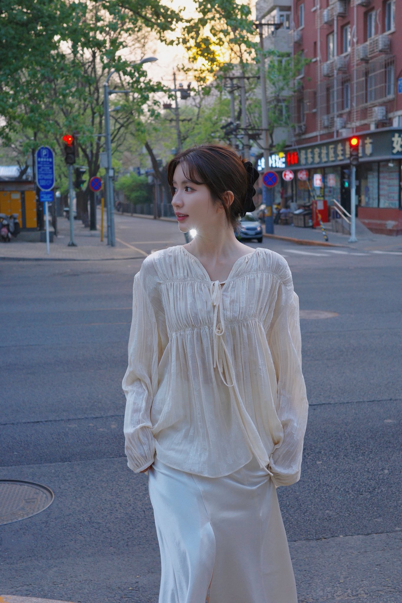 Ngọc Huyền: Phong c&aacute;ch thời trang hiện đại của ch&aacute;u d&acirc;u Ch&iacute; Trung Năm 2023 - Ảnh 5.