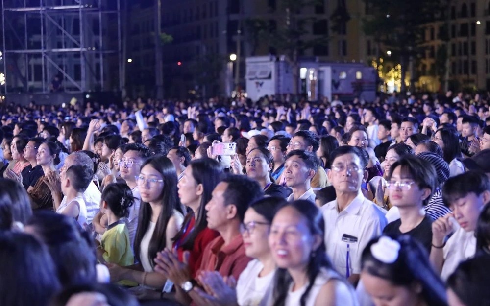 Mãn nhãn đêm nghệ thuật Sầm Sơn khát vọng rực rỡ tại quảng trường biển
