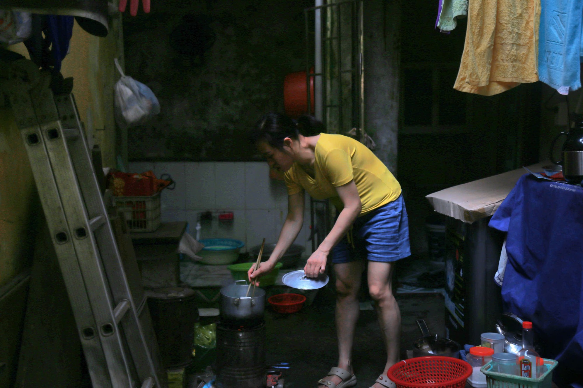 Chung cư cũ phường Nam Định Ninh B&igrave;nh xuống cấp nghi&ecirc;m trọng , nỗi lo an to&agrave;n - Ảnh 7.