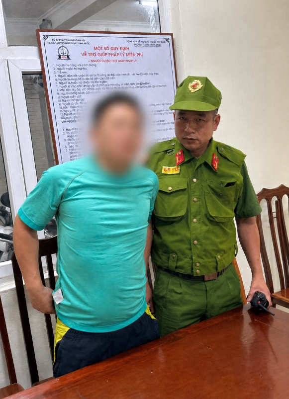 Giải cứu người phụ nữ bị chồng bạo h&agrave;nh trong đ&ecirc;m tại H&agrave; Nội - Ảnh 1.