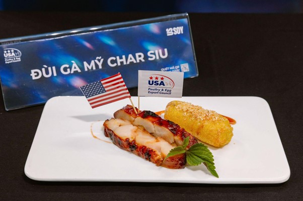 N&acirc;ng cấp hương vị quen thuộc bằng kỹ thuật nướng giữ ẩm với Đ&ugrave;i g&agrave; Mỹ x&aacute; x&iacute;u - Ảnh 1.