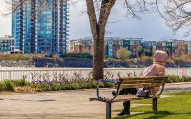 300 triệu cho 4 năm chăm ch&aacute;u: T&ocirc;i hiểu m&igrave;nh kh&ocirc;ng c&ograve;n chỗ trong cuộc sống của con l&uacute;c tuổi gi&agrave;