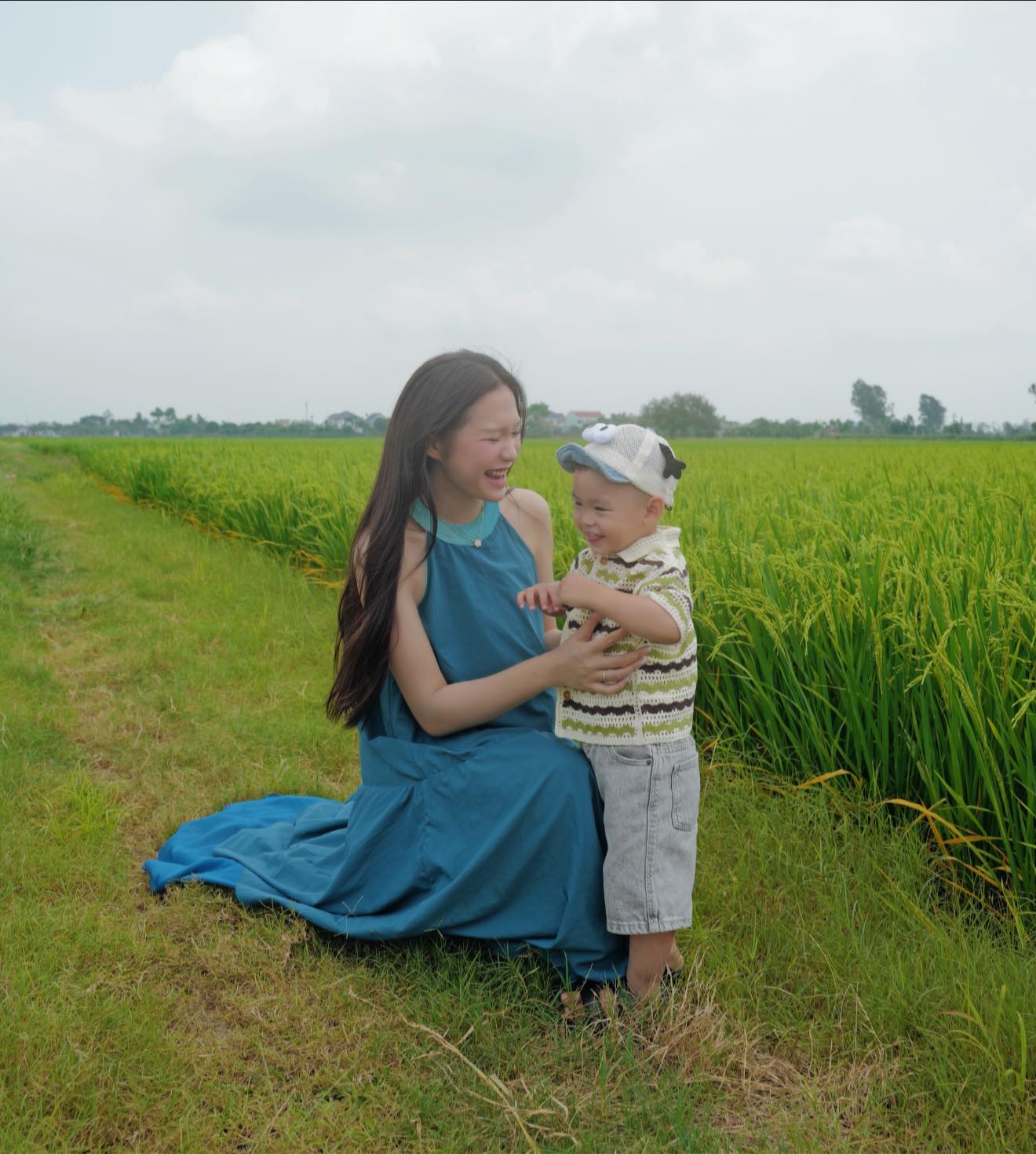 Do&atilde;n Hải My g&acirc;y ch&uacute; &yacute; với h&igrave;nh ảnh B&ecirc;n con trai tại qu&ecirc; chồng - Ảnh 3.
