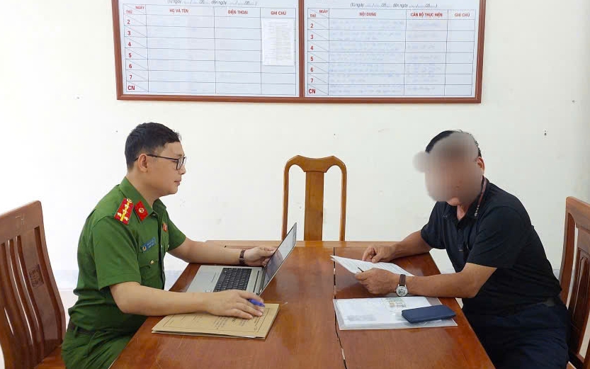 Xử phạt người đ&agrave;n &ocirc;ng x&uacute;c phạm l&atilde;nh đạo x&atilde; tr&ecirc;n mạng x&atilde; hội