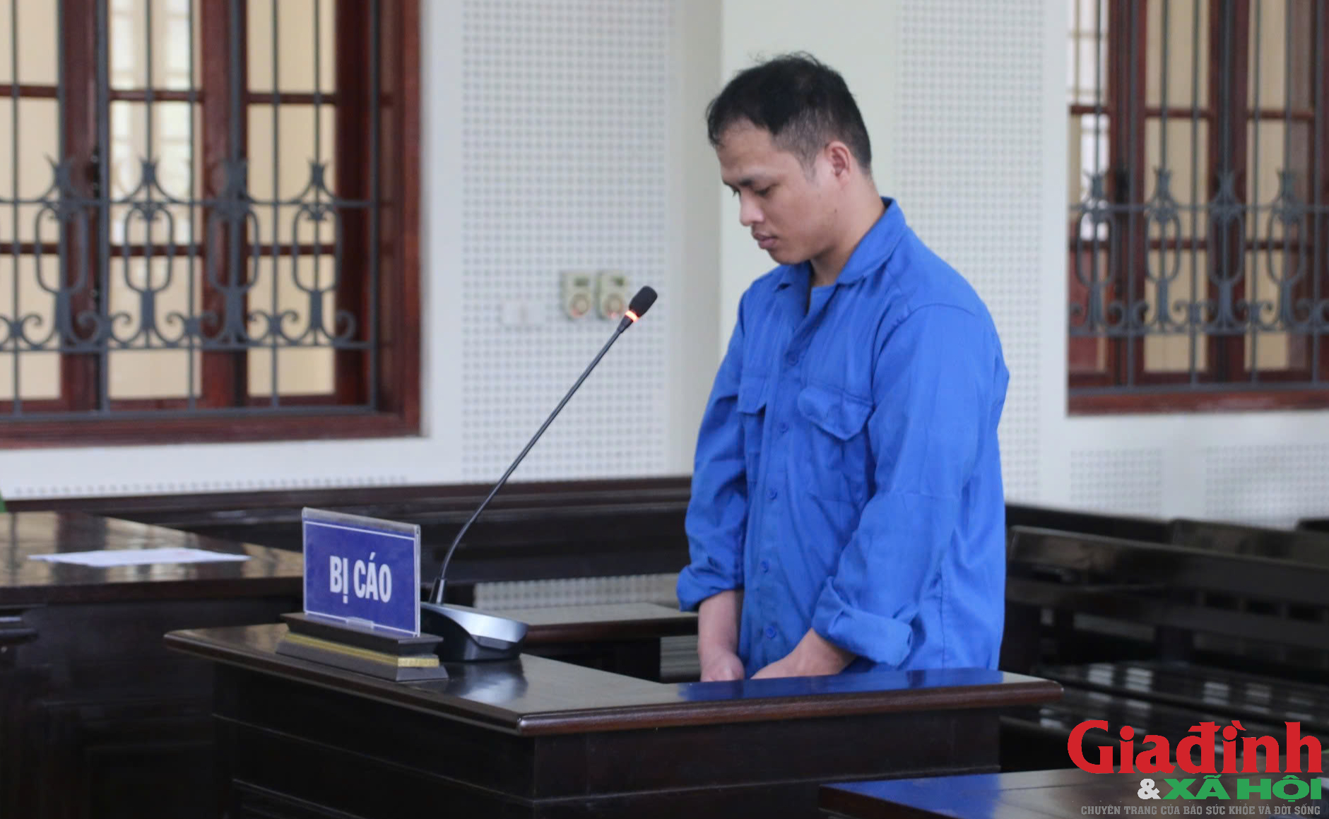 &Aacute;n tử cho nam thanh ni&ecirc;n hạ s&aacute;t 2 người trong cuộc hẹn với bạn g&aacute;i cũ - Ảnh 1.