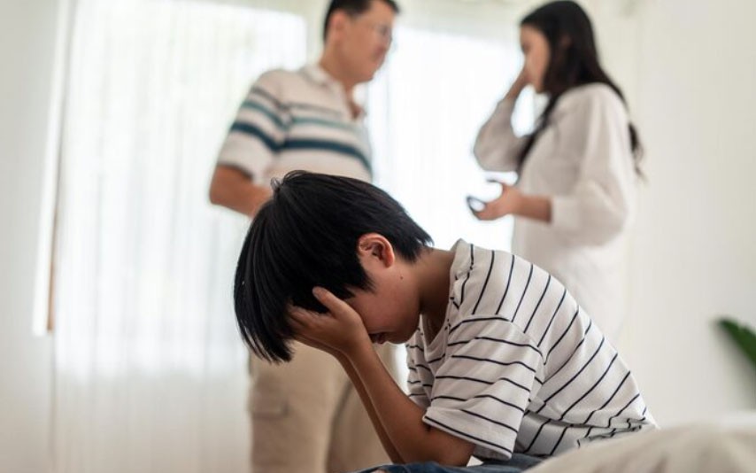 Ly h&ocirc;n th&igrave; nhanh, nu&ocirc;i con th&igrave; n&eacute;: Cặp vợ chồng khiến t&ograve;a &aacute;n phẫn nộ