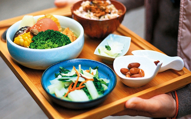 Bữa s&aacute;ng sau tuổi 40: Đơn giản nhưng đủ chất cho sức khỏe - Ảnh 5.