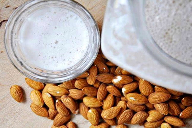 4 loại thức uống gi&agrave;u canxi hỗ trợ sức khỏe xương khớp kh&ocirc;ng phải sữa b&ograve;- Ảnh 2.