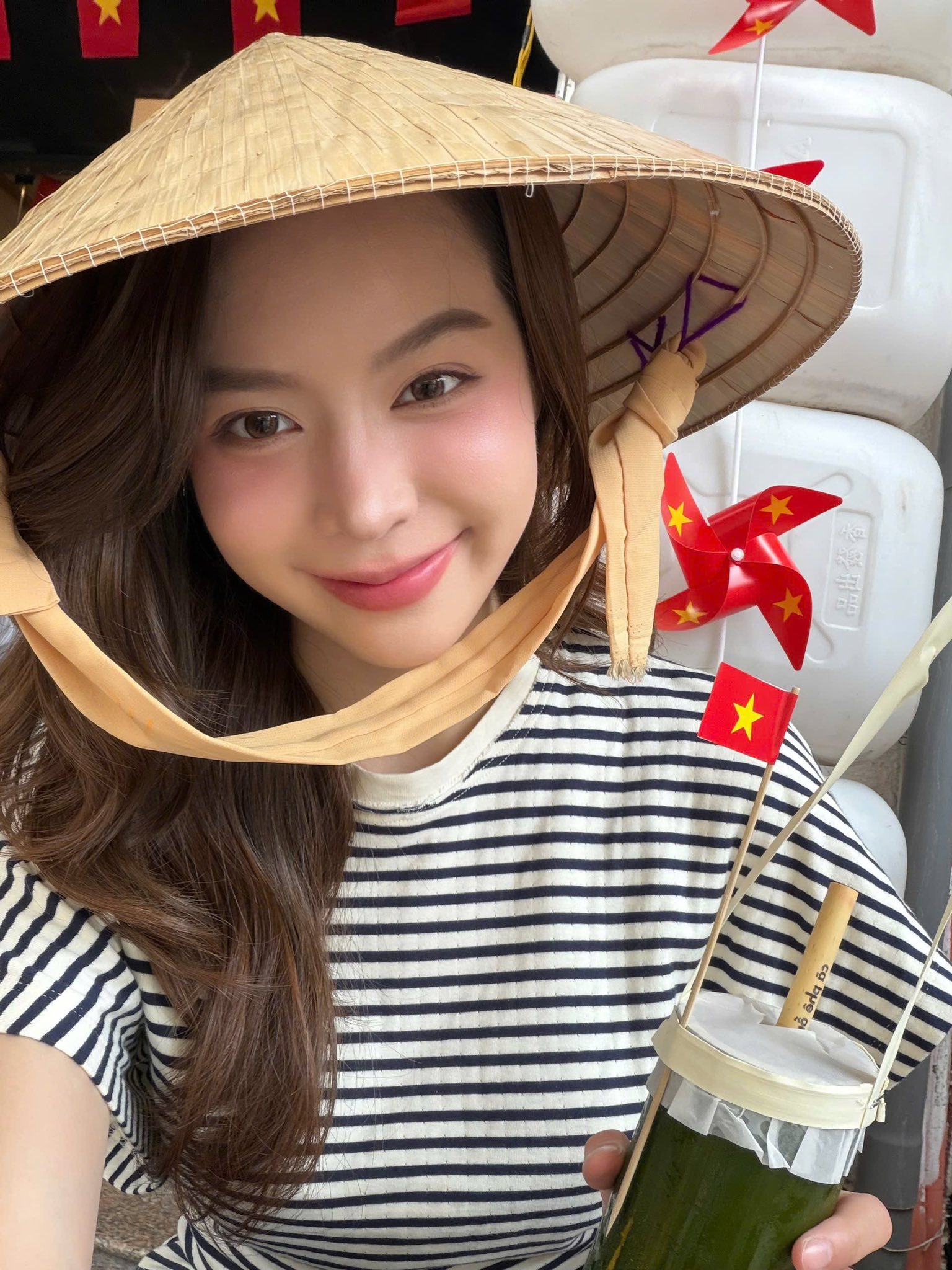 Hoa hậu thanh thủy tỏa s&aacute;ng với vẻ đẹp của h&ograve;a b&igrave;nh trong bộ ảnh kỷ niệm 30 / 4 - Ảnh 7.