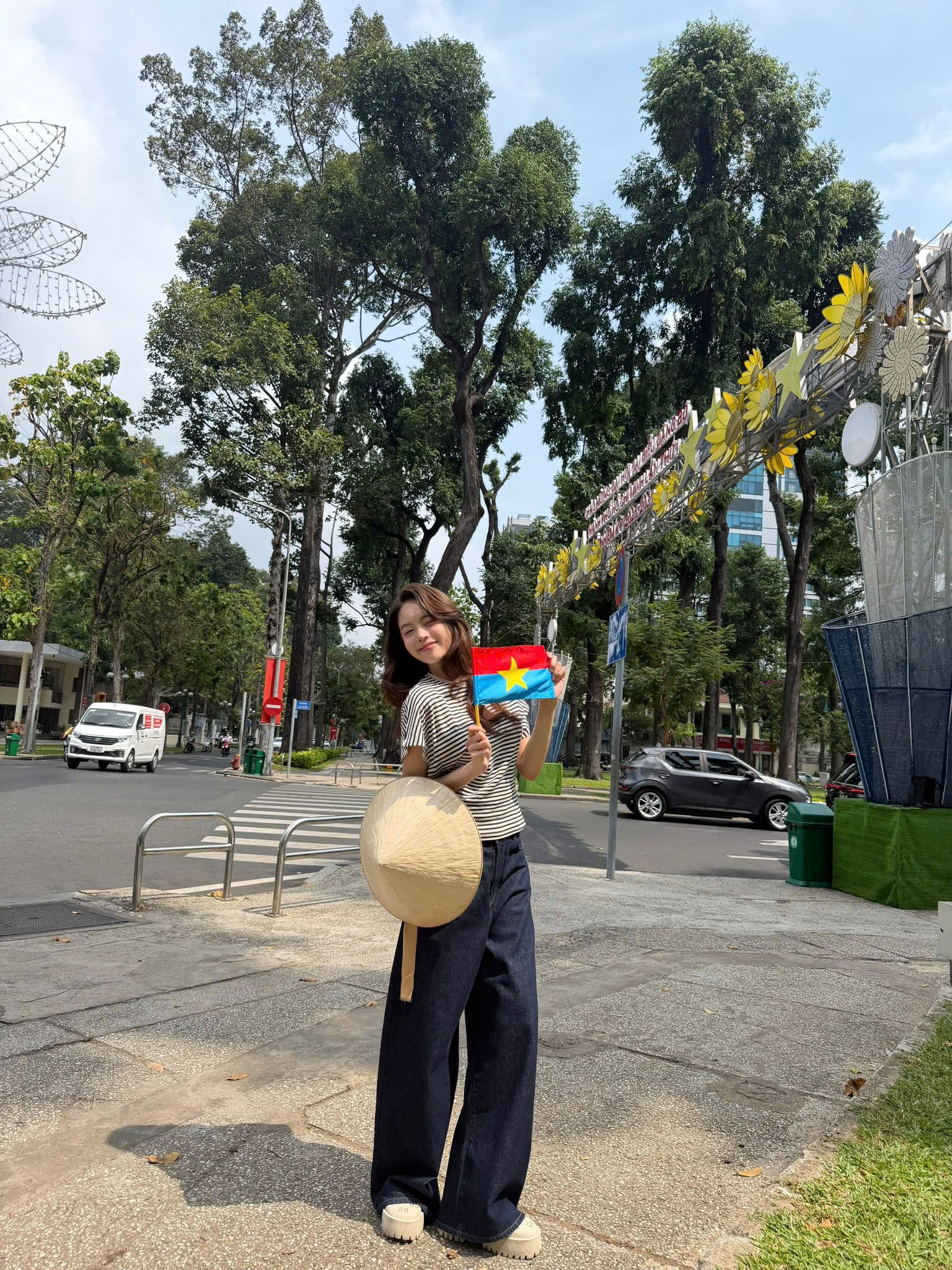 Hoa hậu thanh thủy tỏa s&aacute;ng với vẻ đẹp của h&ograve;a b&igrave;nh trong bộ ảnh kỷ niệm 30 / 4 - Ảnh 4.