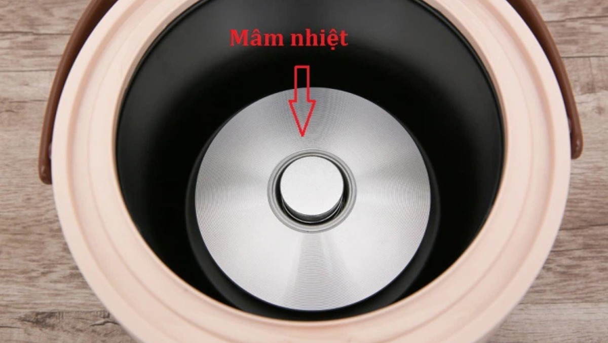 Vệ sinh Nồi cơm điện đ&uacute;ng c&aacute;ch để tiết kiệm điện v&agrave; giữ trọn vị ngon bữa cơm - Ảnh 3.