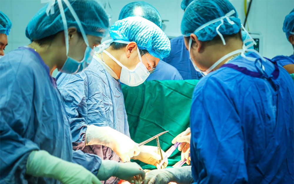 Cô gái 19 tuổi người Anh qua đời, trao cơ hội sống cho 3 bệnh nhân Việt Nam: Nỗi đau thành 'phép màu' sự sống - Ảnh 2. Cô gái 19 tuổi người Anh qua đời, trao cơ hội sống cho 3 bệnh nhân Việt Nam: Nỗi đau thành 'phép màu' sự sống - Ảnh 2.