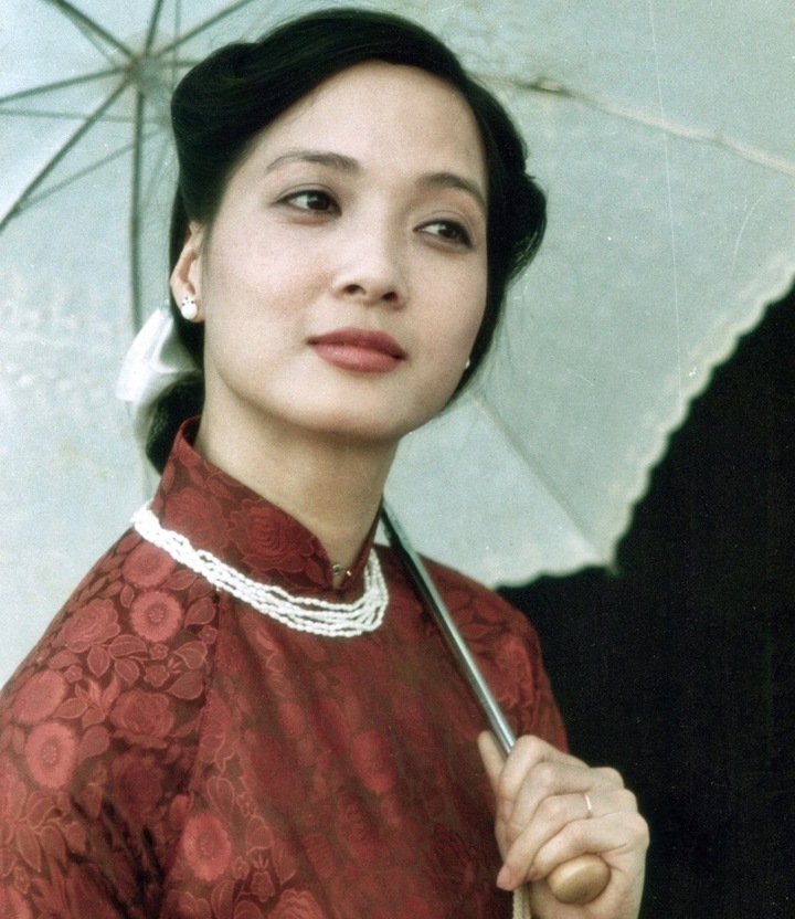 NSND đ&oacute;ng phim dẫn đầu ph&ograve;ng v&eacute;: L&agrave; mỹ nh&acirc;n m&agrave;n ảnh, U70 vẫn trẻ đẹp kh&oacute; tin - Ảnh 5.