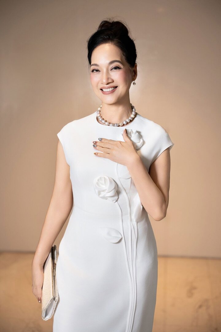 NSND đ&oacute;ng phim dẫn đầu ph&ograve;ng v&eacute;: L&agrave; mỹ nh&acirc;n m&agrave;n ảnh, U70 vẫn trẻ đẹp kh&oacute; tin - Ảnh 7.